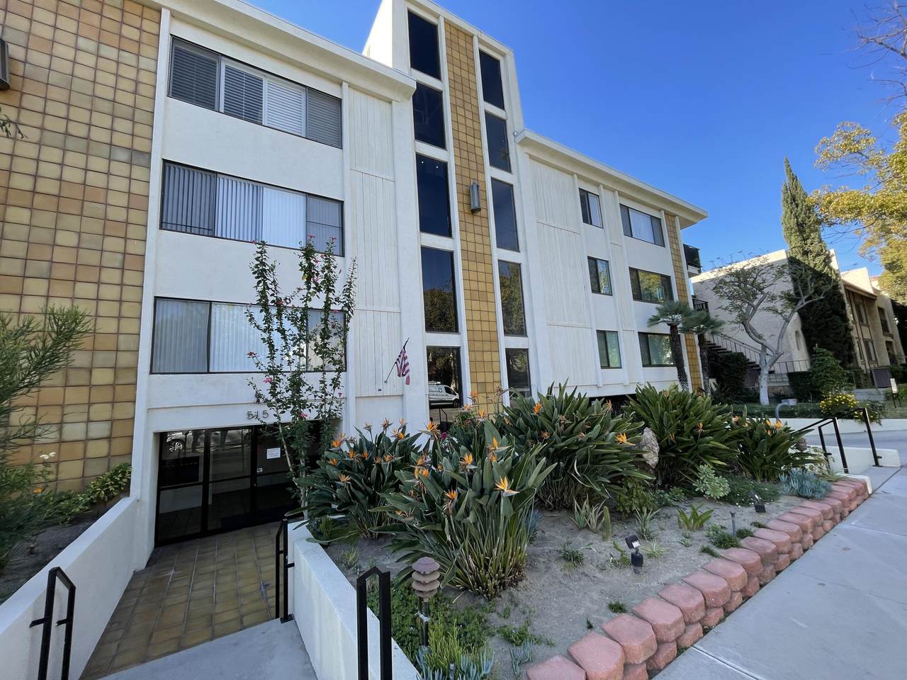 515 Kenwood Street - Photo 1