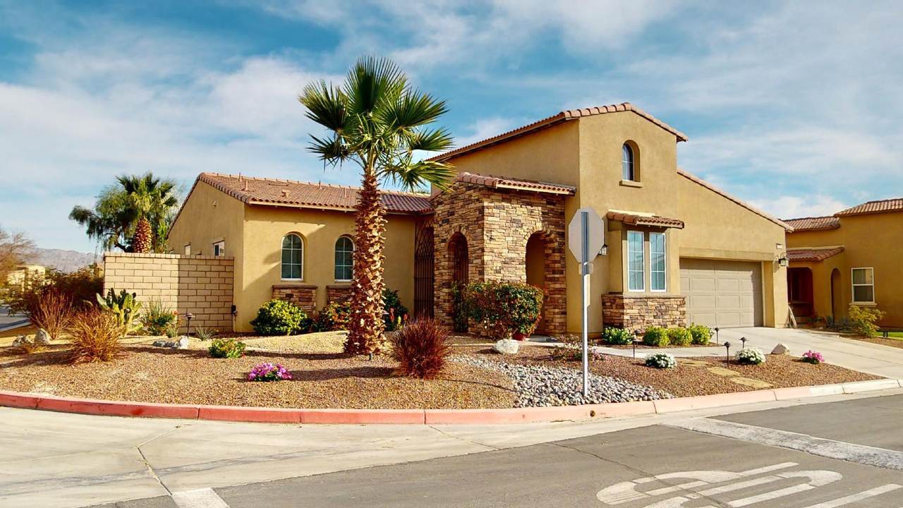 40682 Waucoba Street - Photo 1