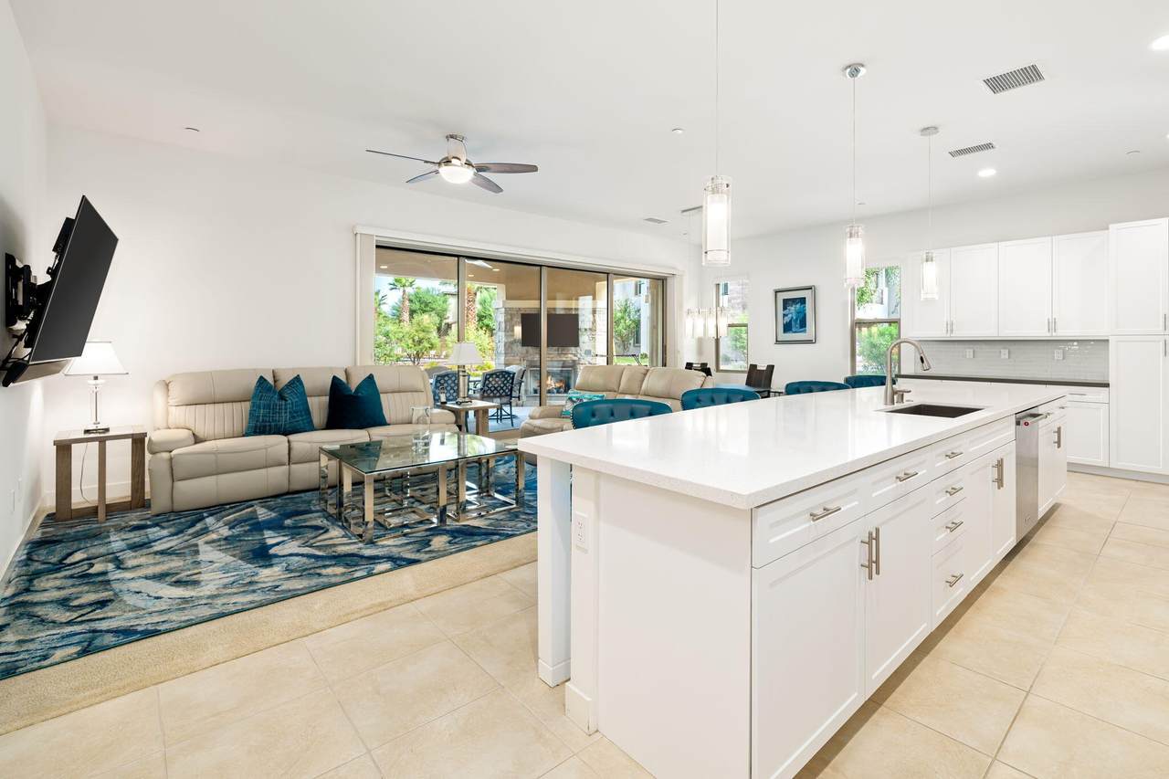 2302 Retreat Circle - Photo 1