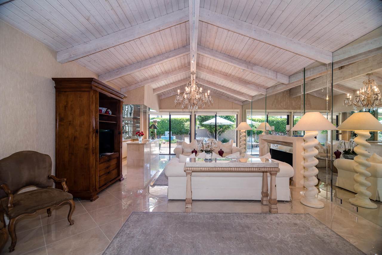 8 Mcgill Drive - Photo 1