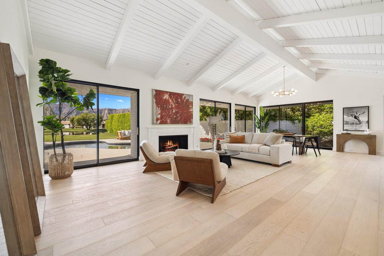 11 Sussex Court - Photo 1