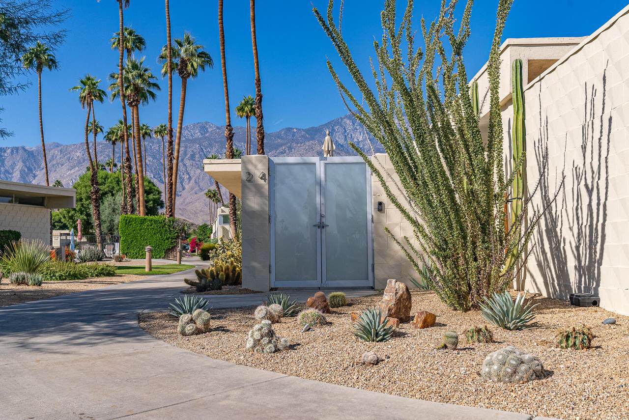 24 Desert Lakes Drive - Photo 1