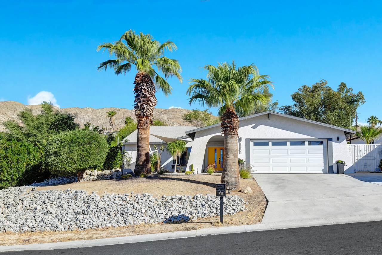 12700 Catalpa Avenue - Photo 1