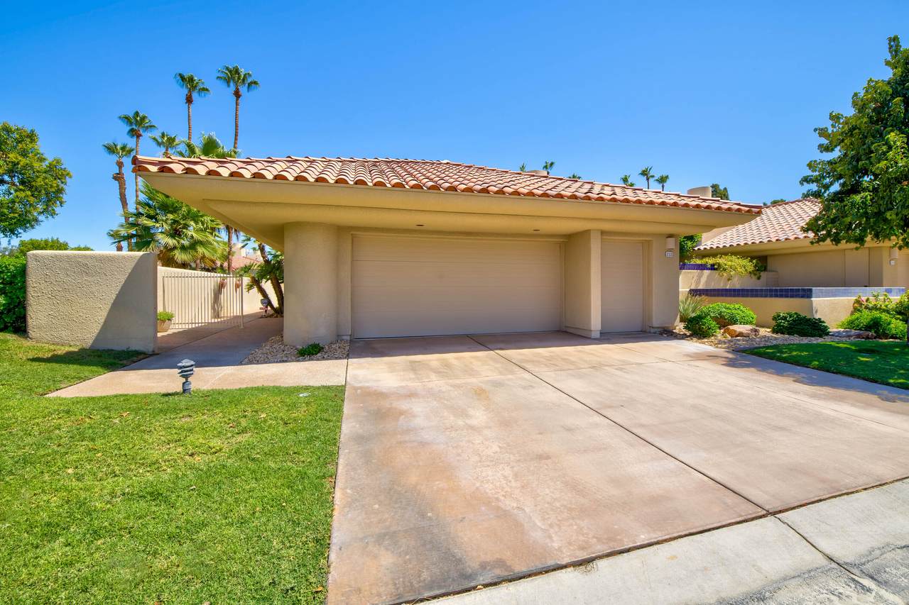 212 Kavenish Drive - Photo 1