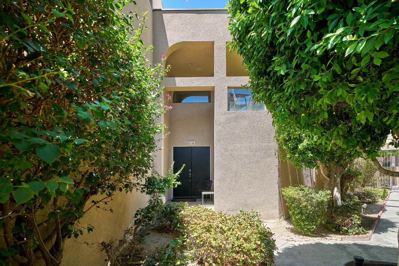414 Village Square - Photo 1