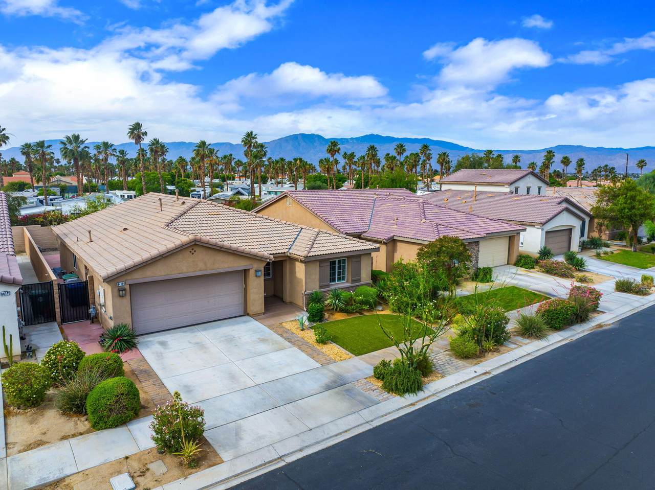 84131 Azzura Way - Photo 1