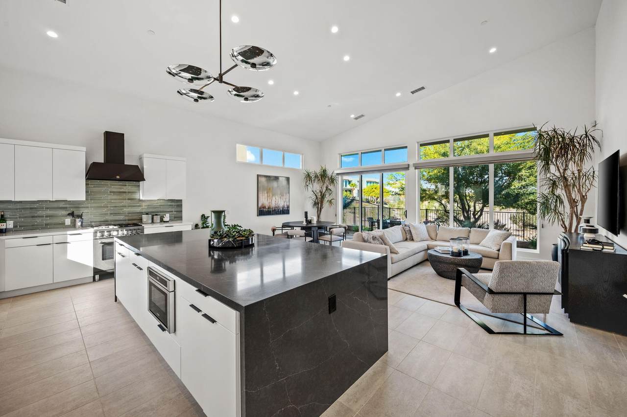 422 Fountain Drive - Photo 1