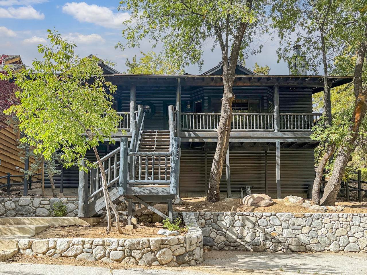 1442 Club View Drive - Photo 1