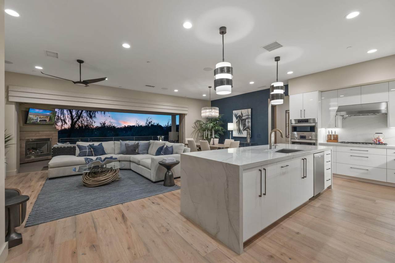 703 Retreat Circle - Photo 1