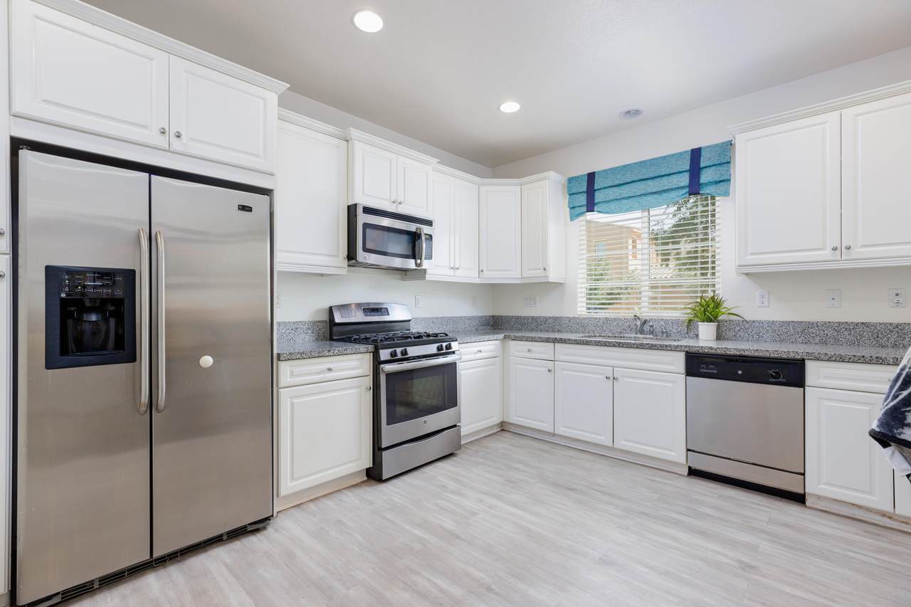 444 Via De La Paz - Photo 1