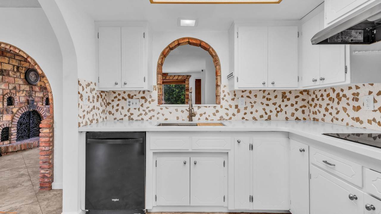 9980 Hoylake Road - Photo 1