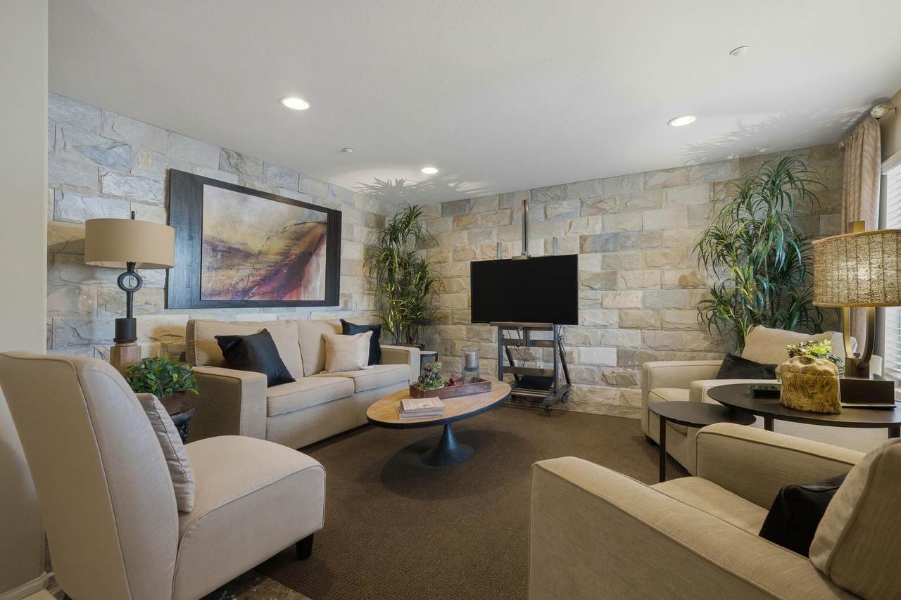 271 Paseo Gregario - Photo 1