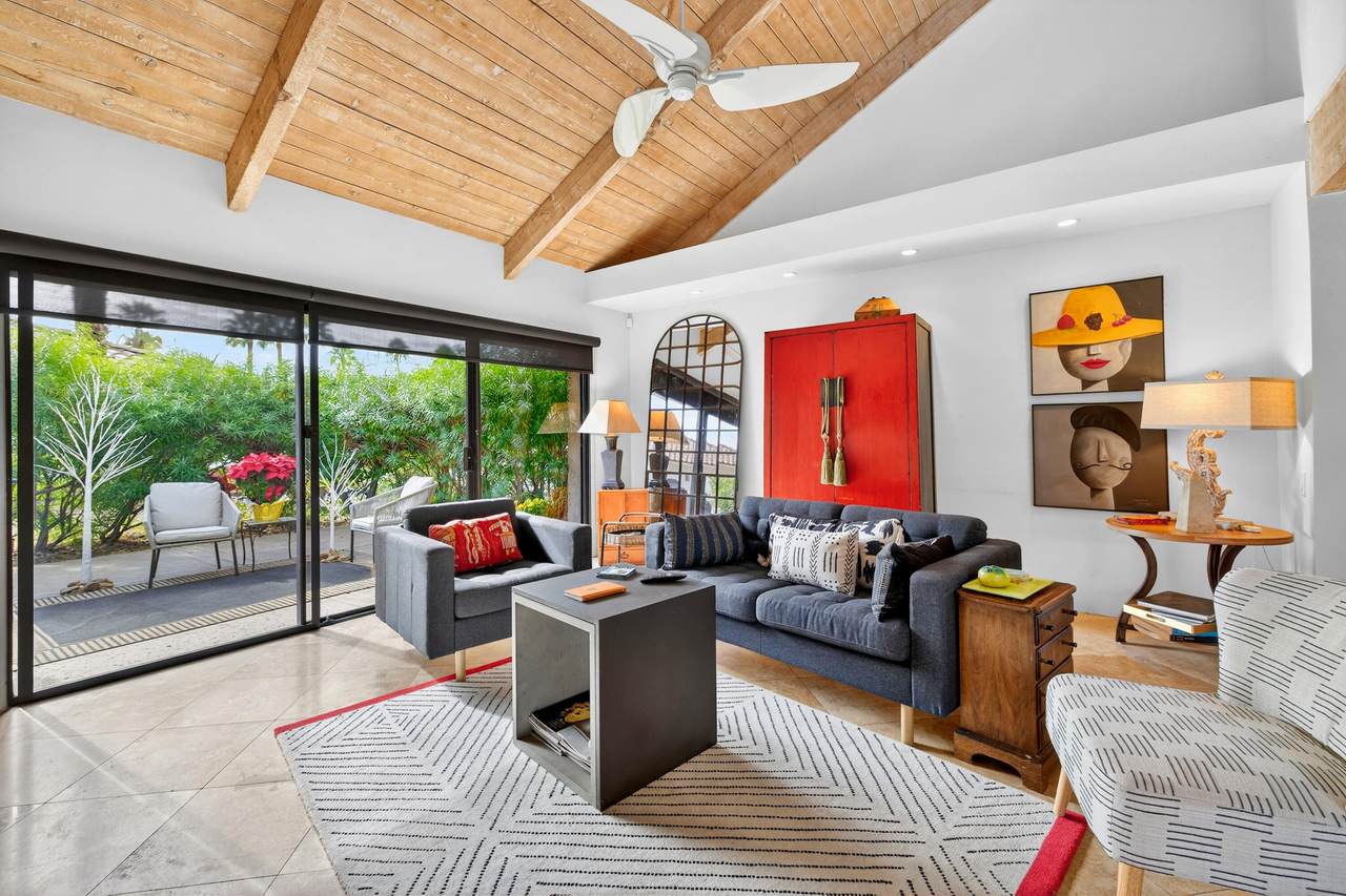 382 Wimbledon Drive - Photo 1