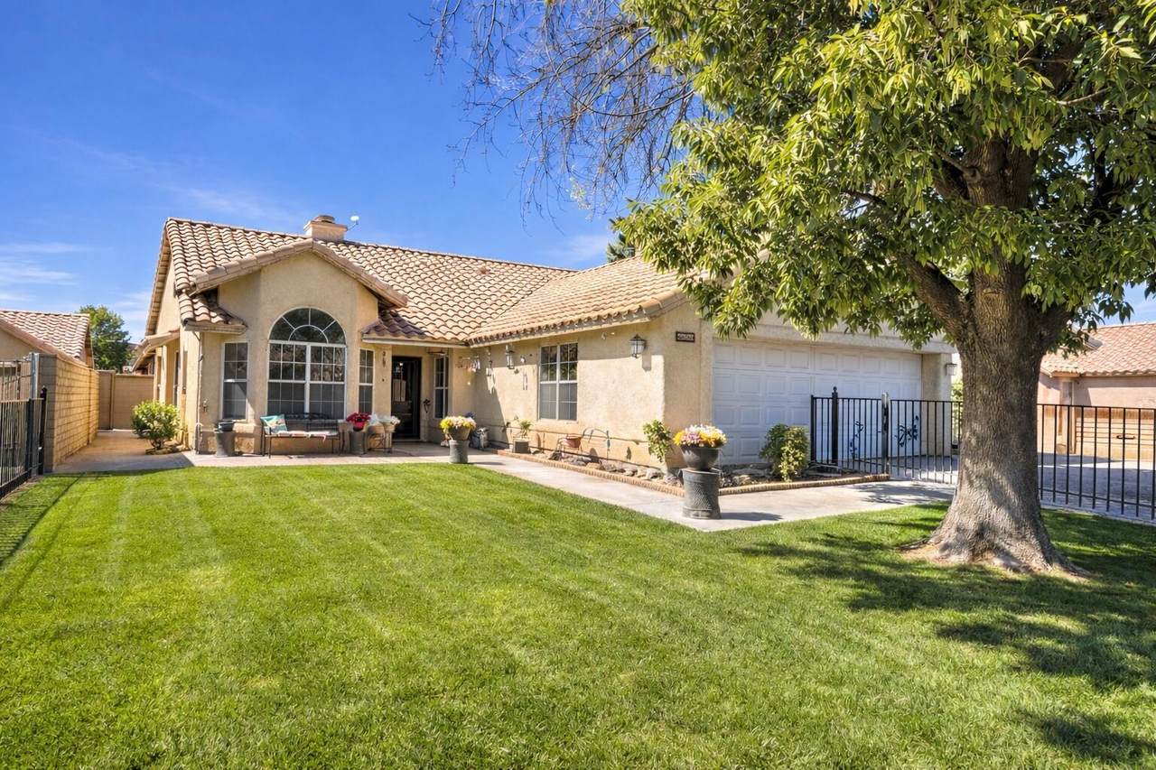 421 Tesoro Lane - Photo 1