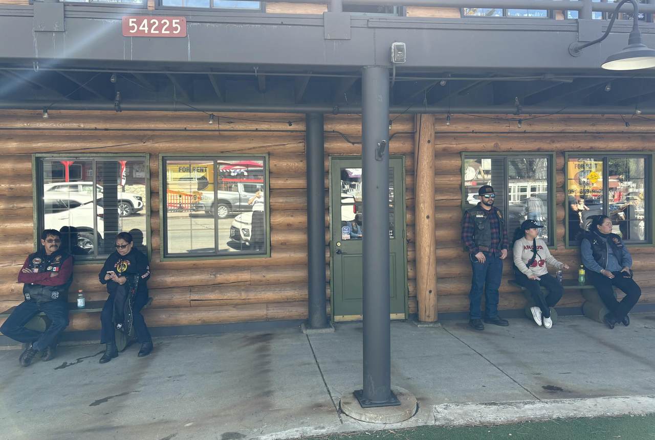 54225 Circle - Photo 1