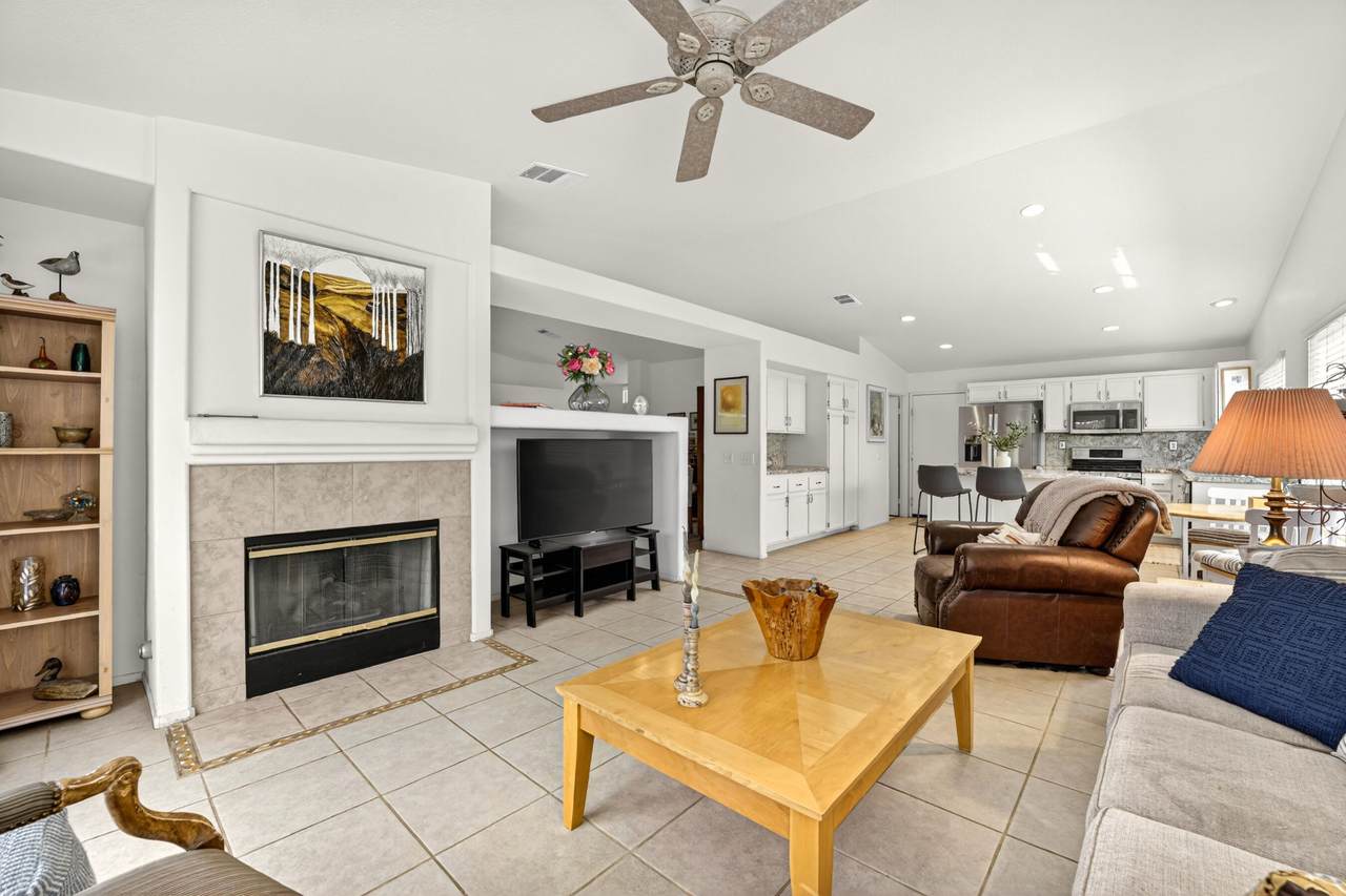 81064 La Reina Circle - Photo 1