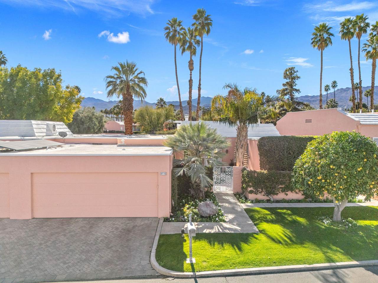 47115 El Menara Circle - Photo 1