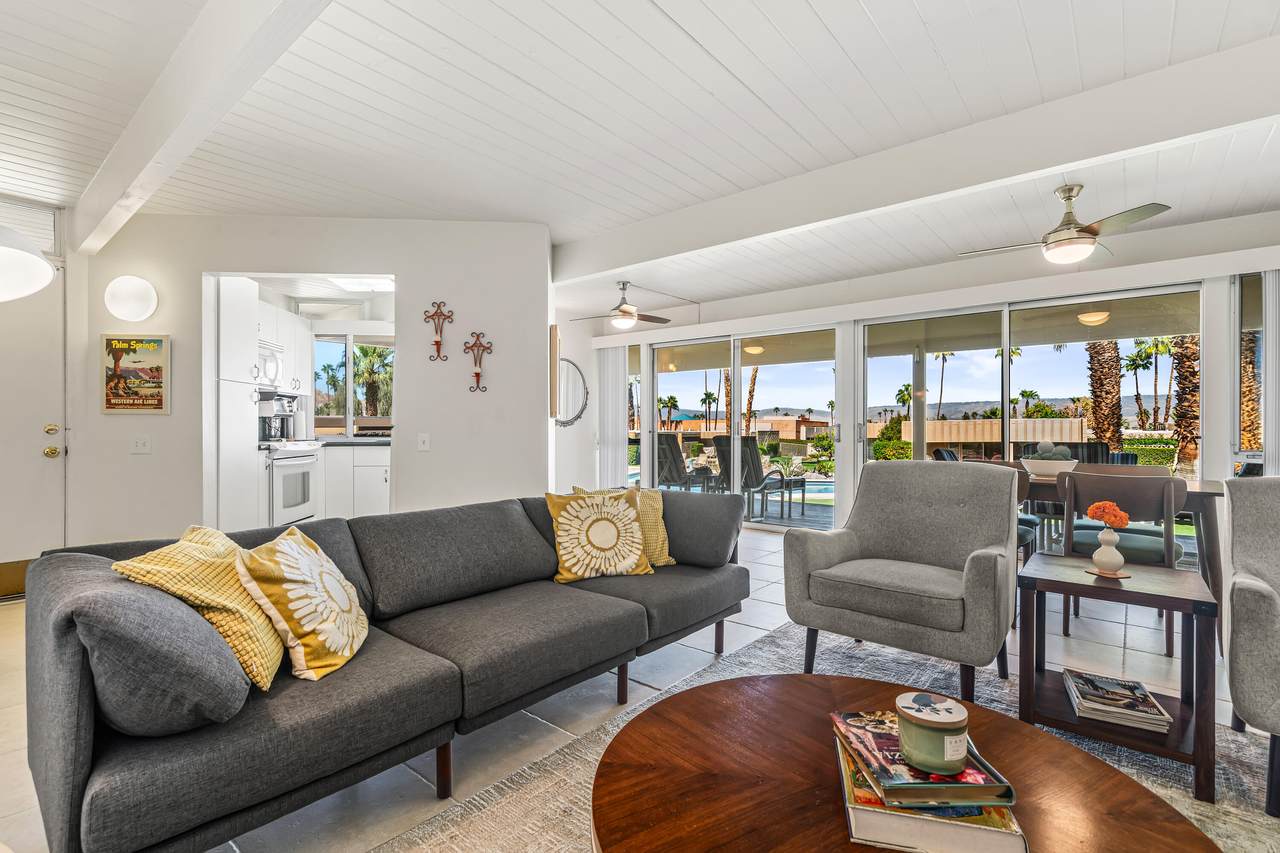 172 Sandpiper Street - Photo 1
