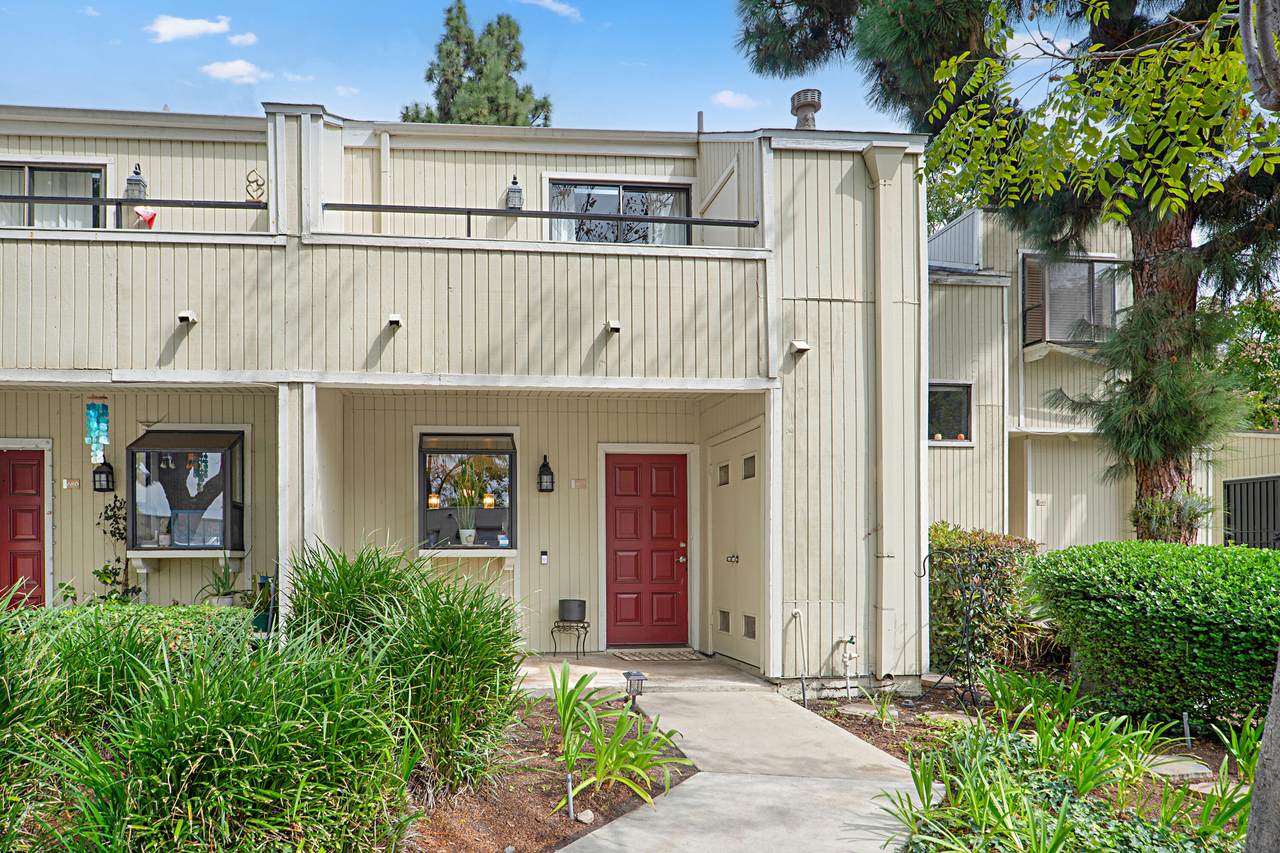 682 Sycamore Avenue - Photo 1