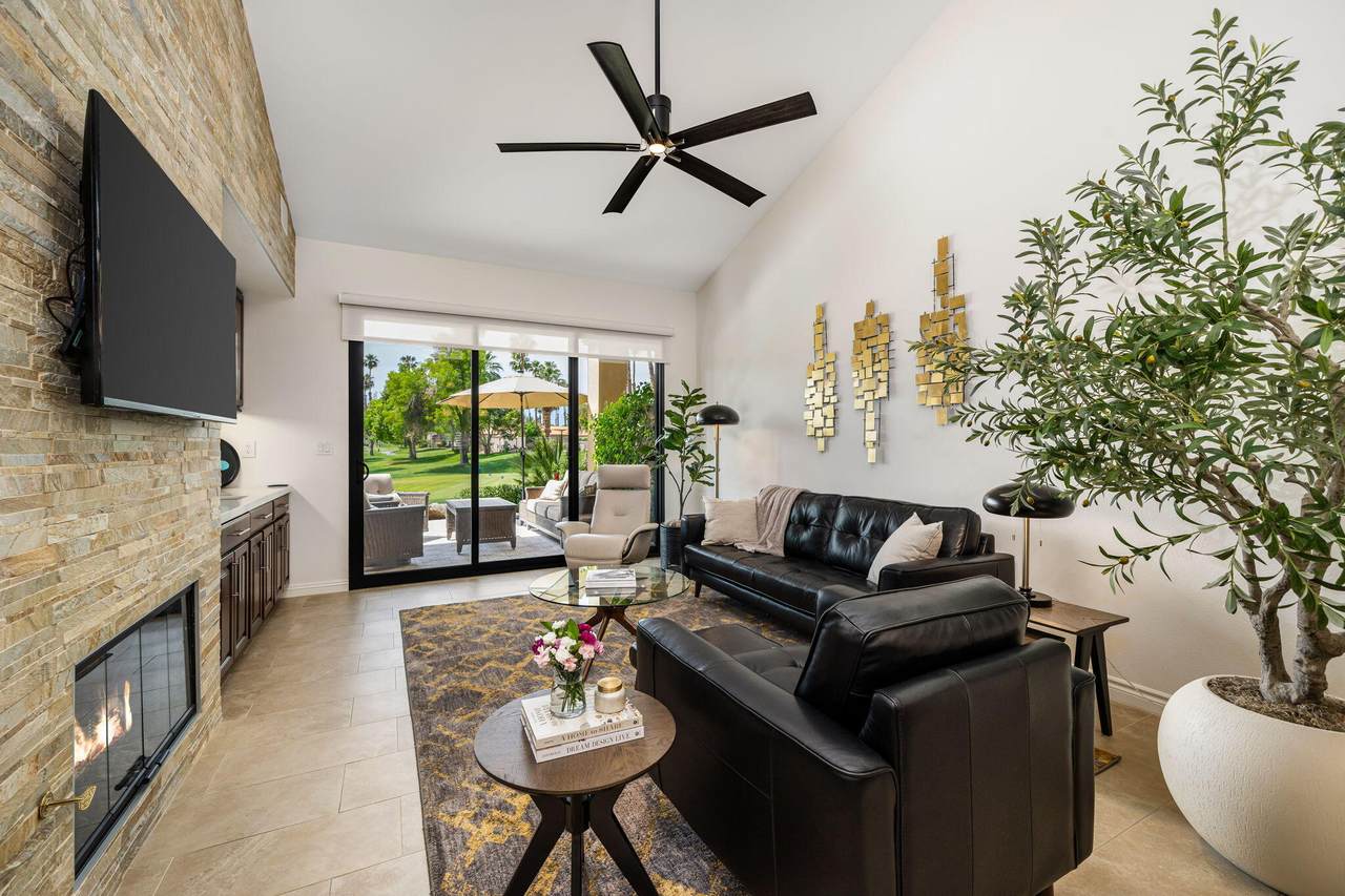 38969 Wisteria Drive - Photo 1