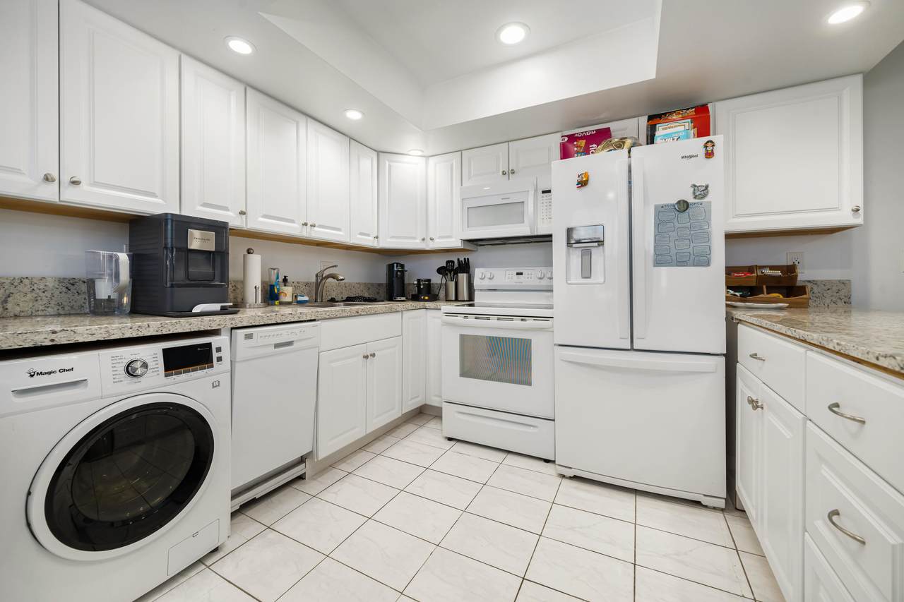 64281 Spyglass Avenue - Photo 1