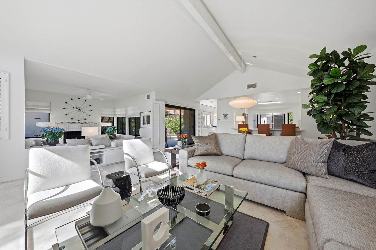 22 Acapulco Drive - Photo 1