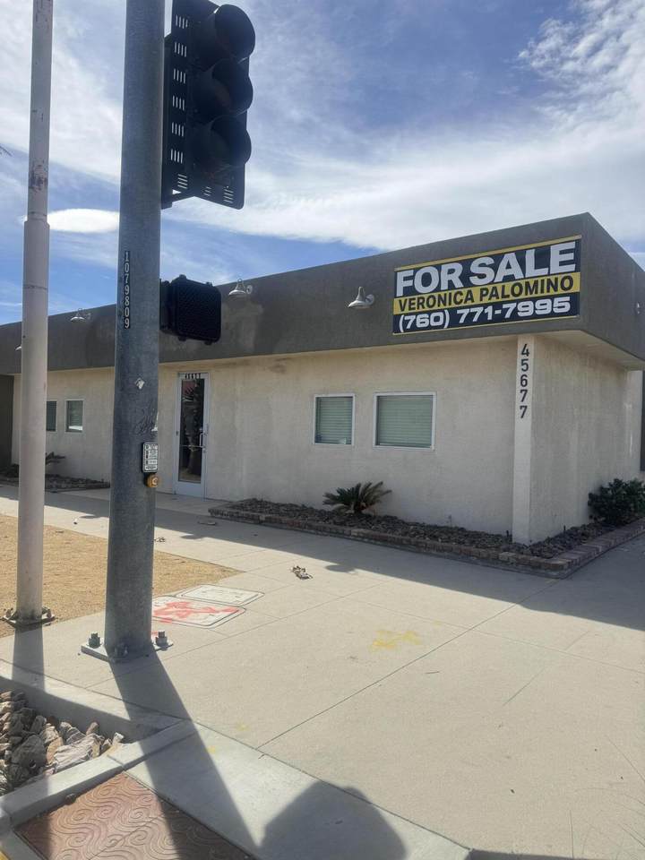 45667 Oasis Street - Photo 1