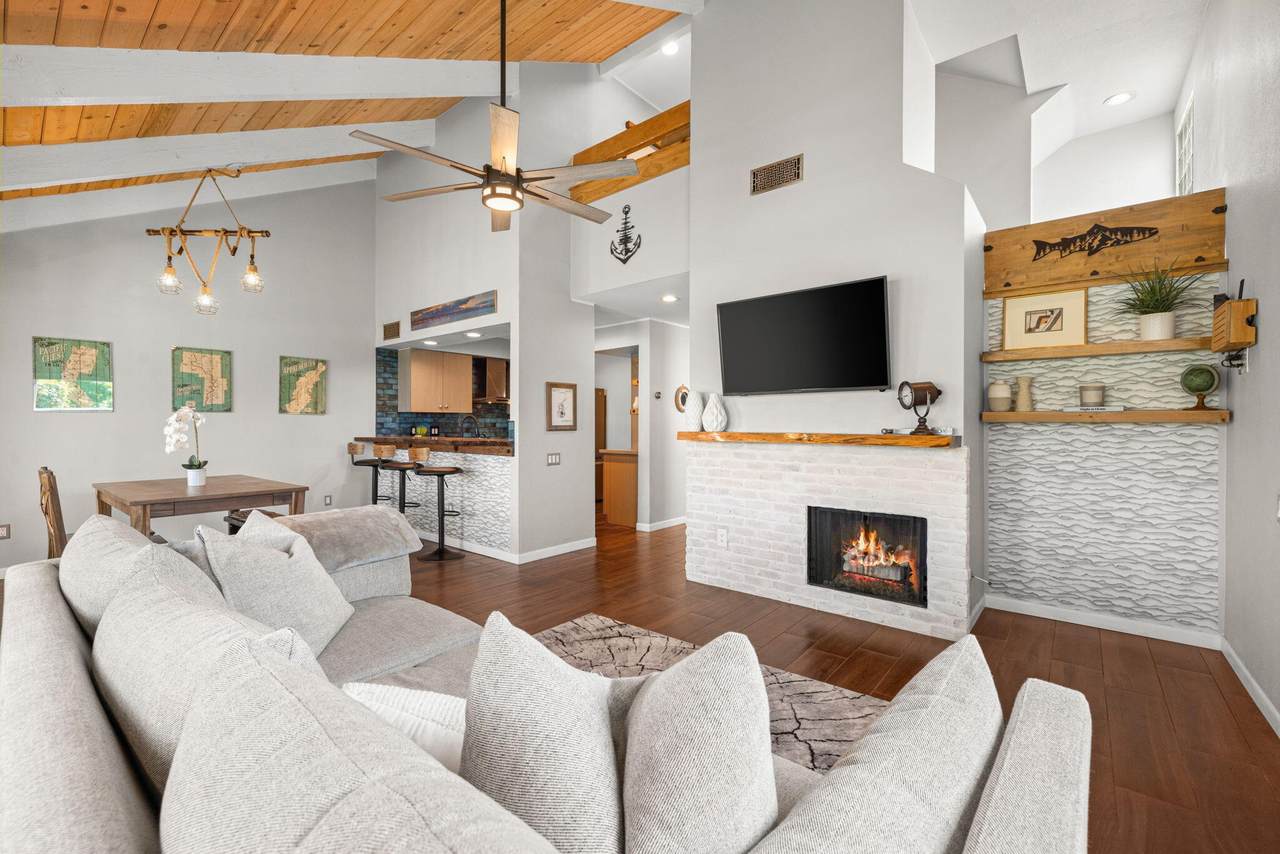 462 Sunningdale Drive - Photo 1