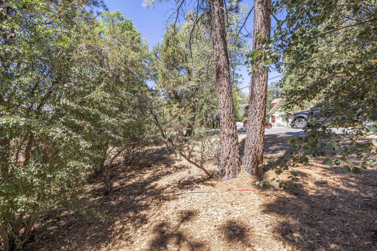810 Vista Avenue - Photo 1