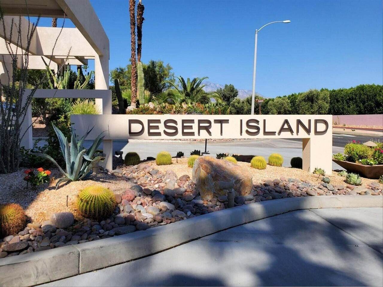 910 Island Drive - Photo 1