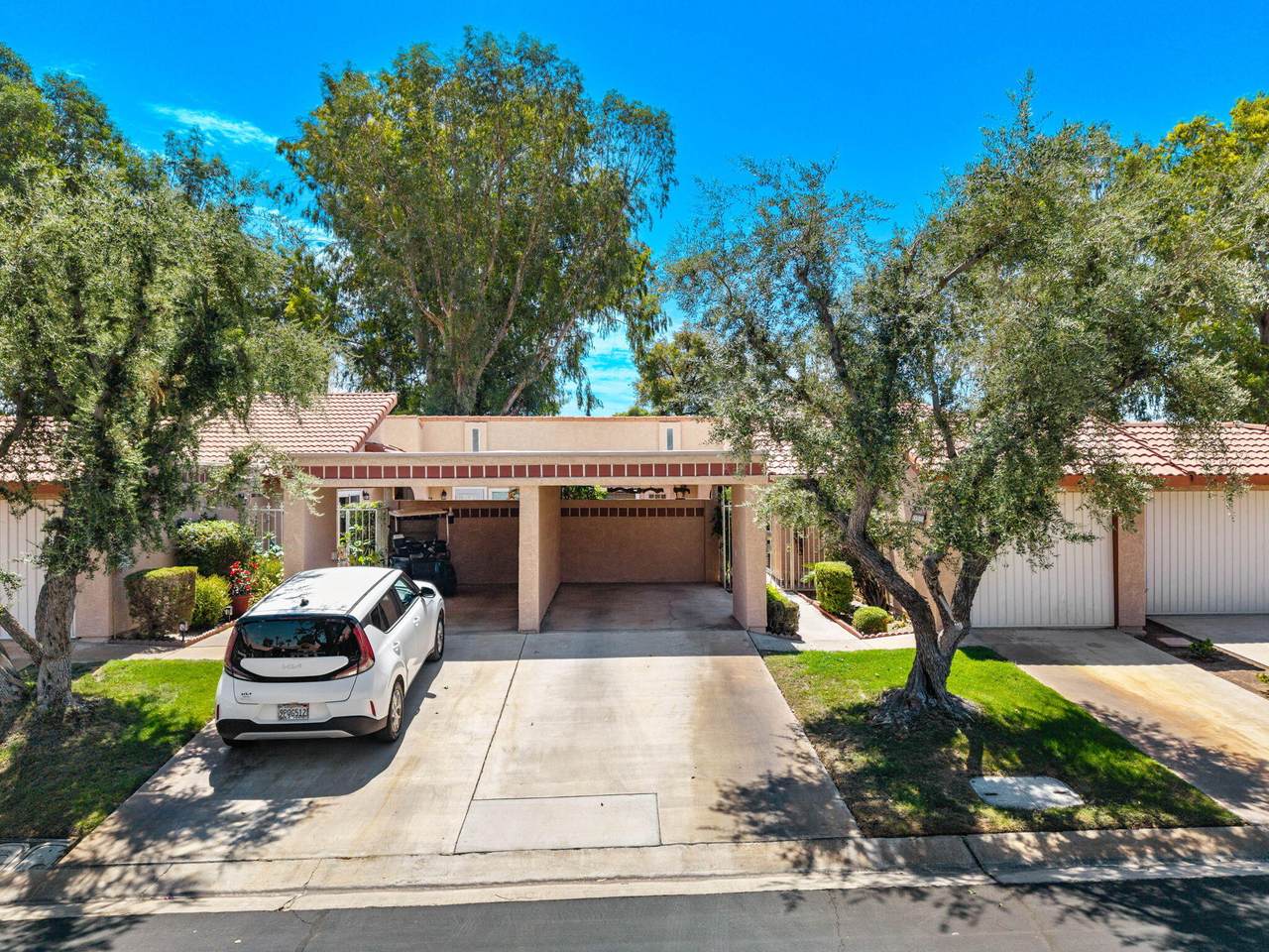 49138 Gaynor Street - Photo 1