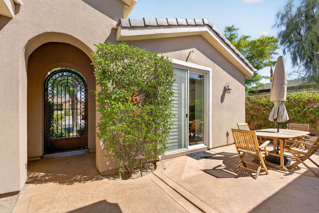 60419 Honeysuckle Street - Photo 1