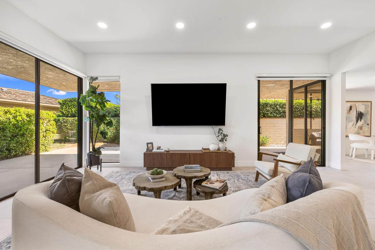 21 Dartmouth Drive - Photo 1