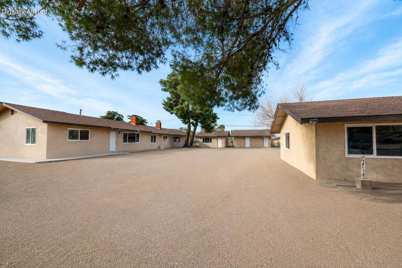 16020 Juniper Street - Photo 1