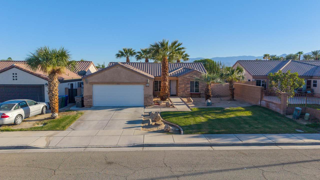 84119 Avenida Europa - Photo 1