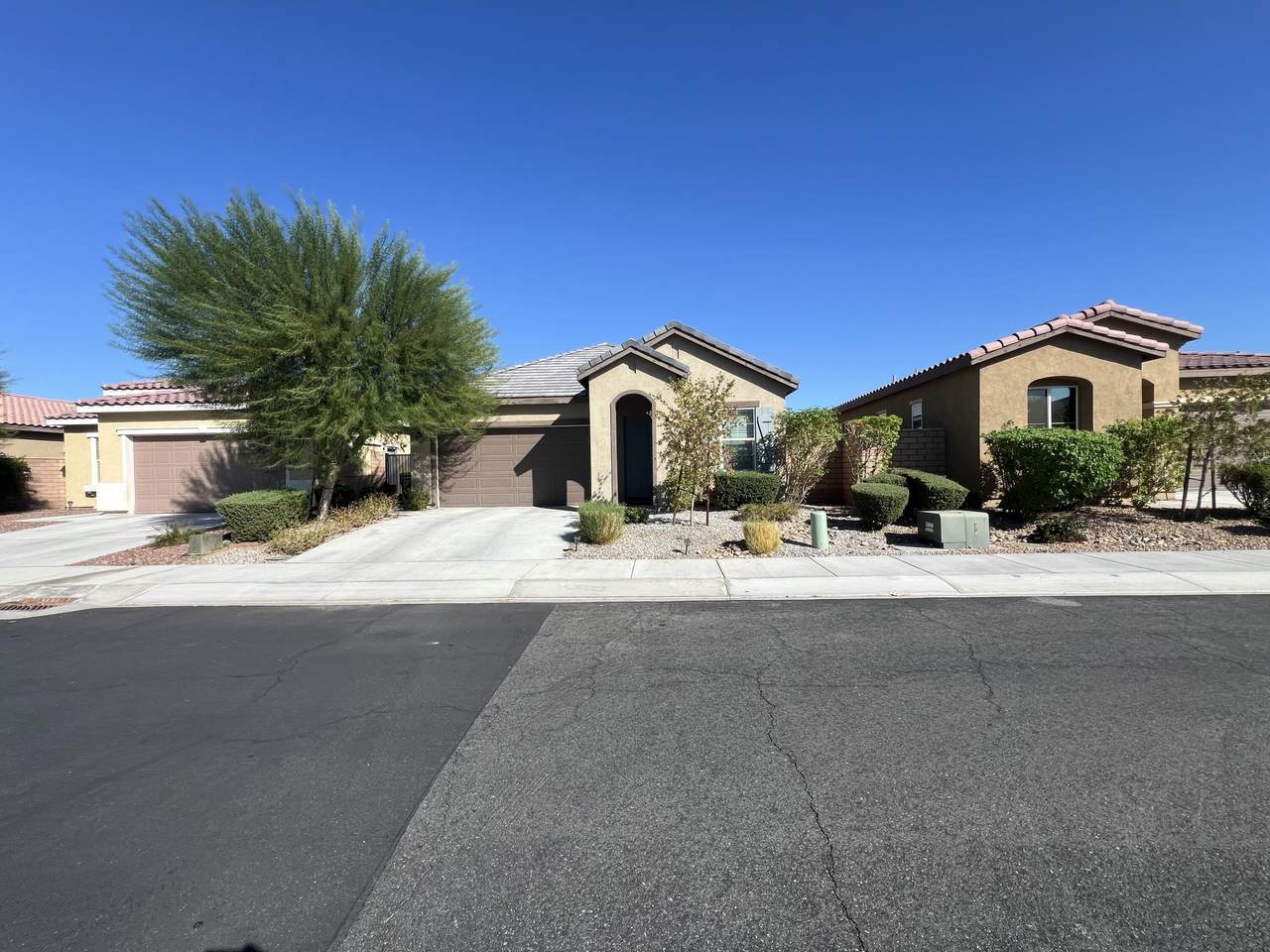 43842 Treviso Drive - Photo 1