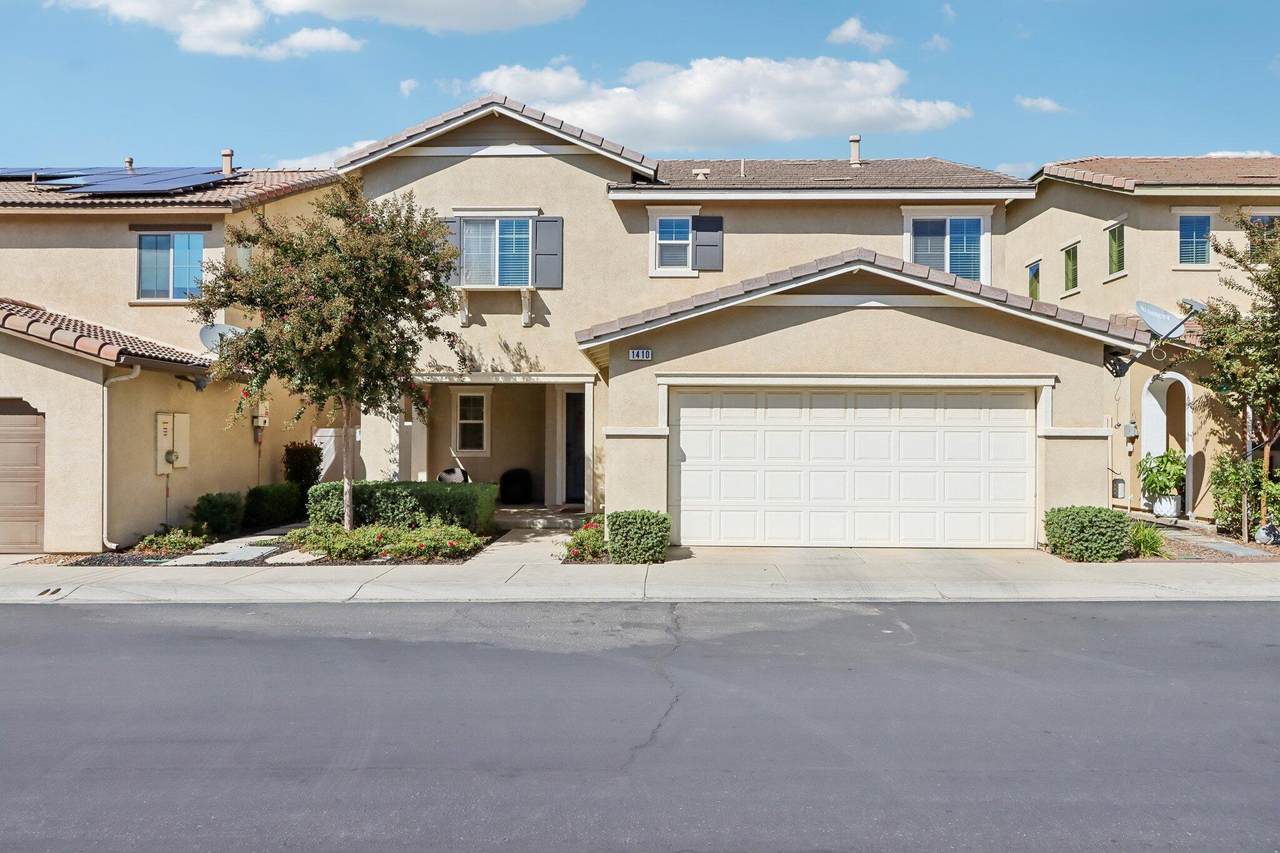 1410 Silverberry Lane - Photo 1