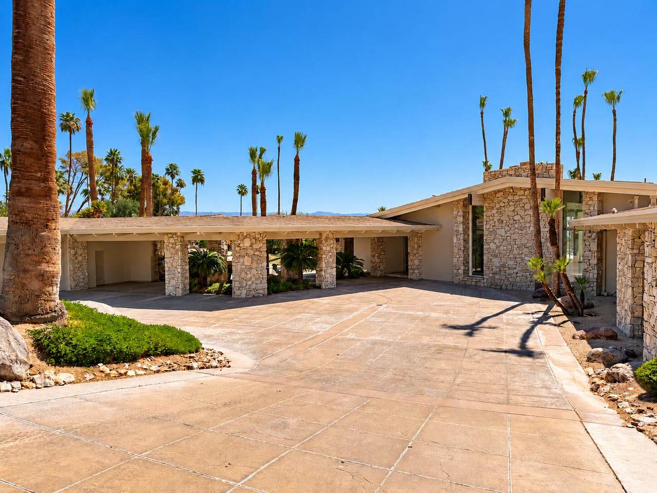 925 Coronado Avenue - Photo 1