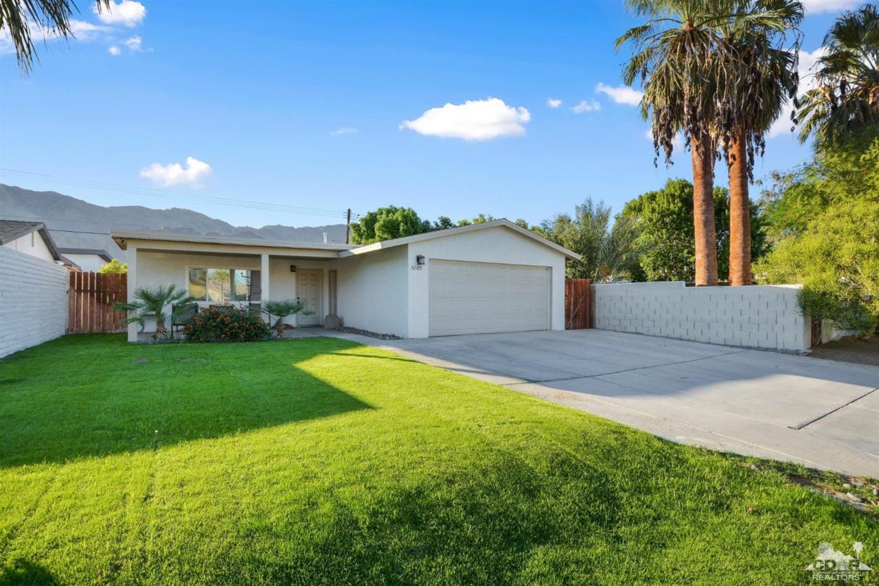 52105 Avenida Villa - Photo 1