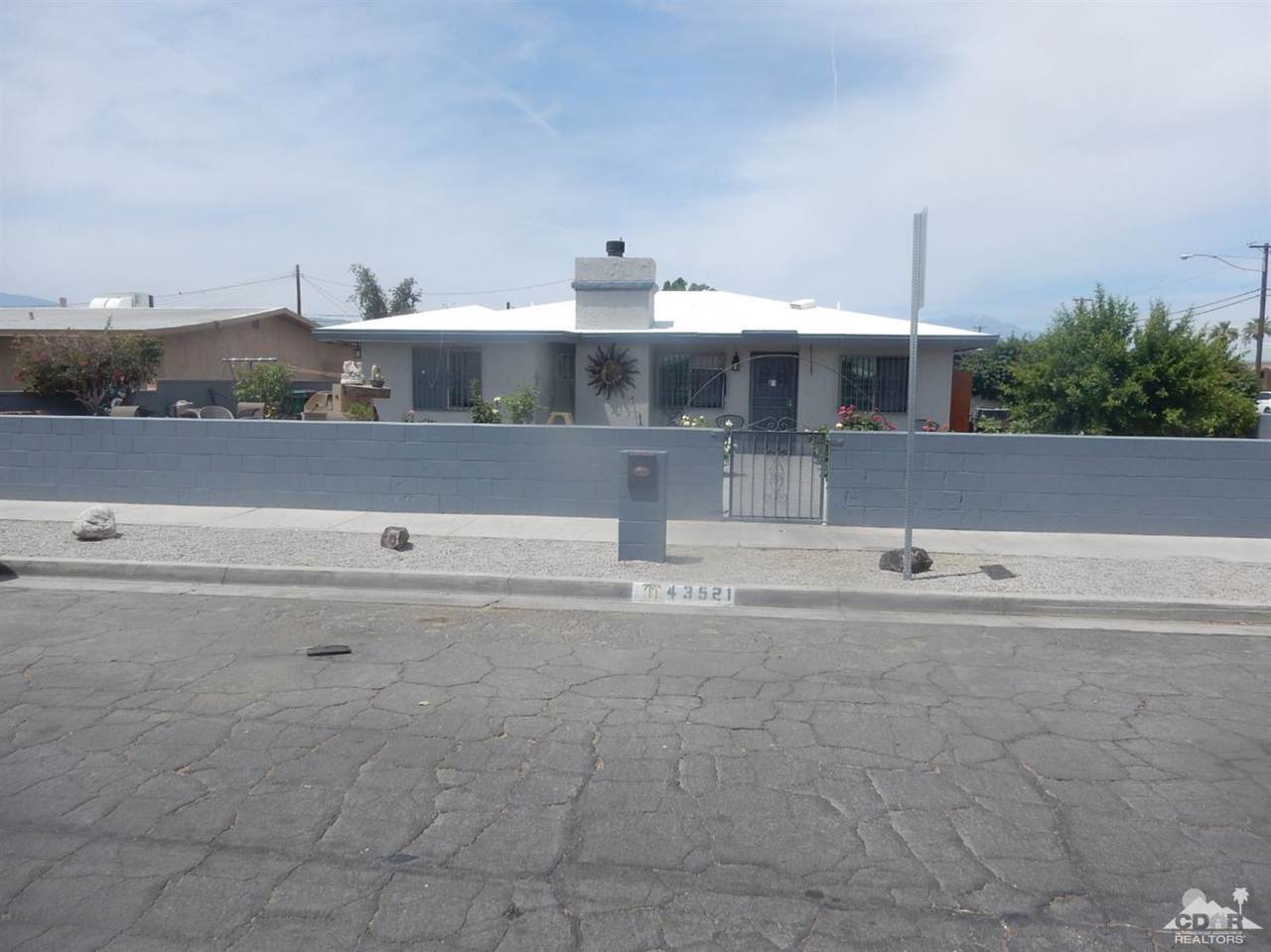 43521 Smurr Street - Photo 1