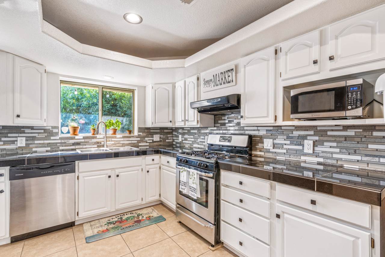 52130 Avenida Martinez - Photo 1