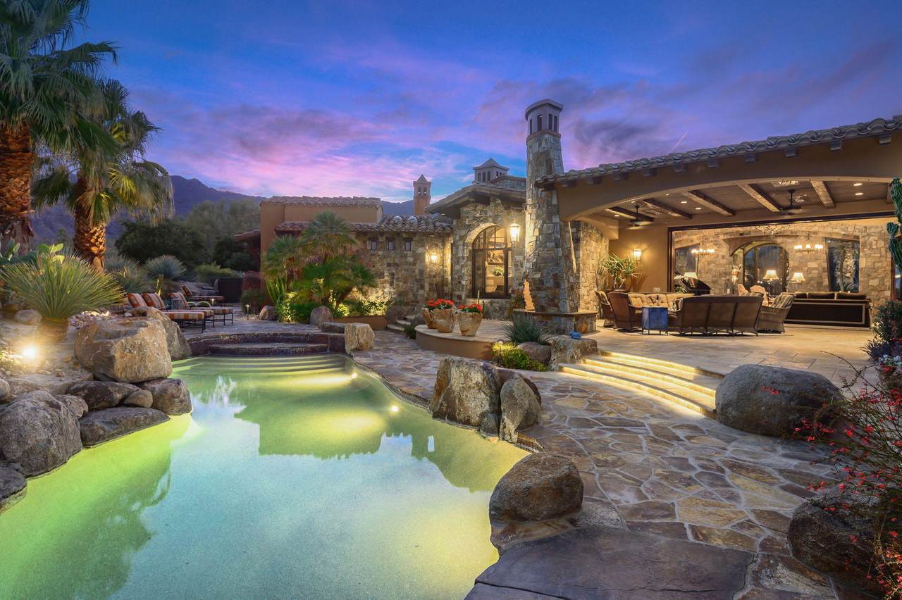 527 Mesquite Hills - Photo 1