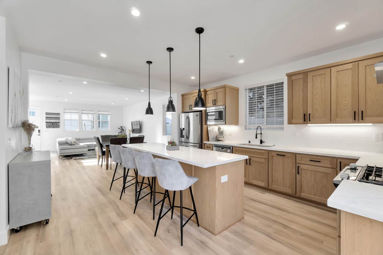 166 Rochester Street - Photo 1
