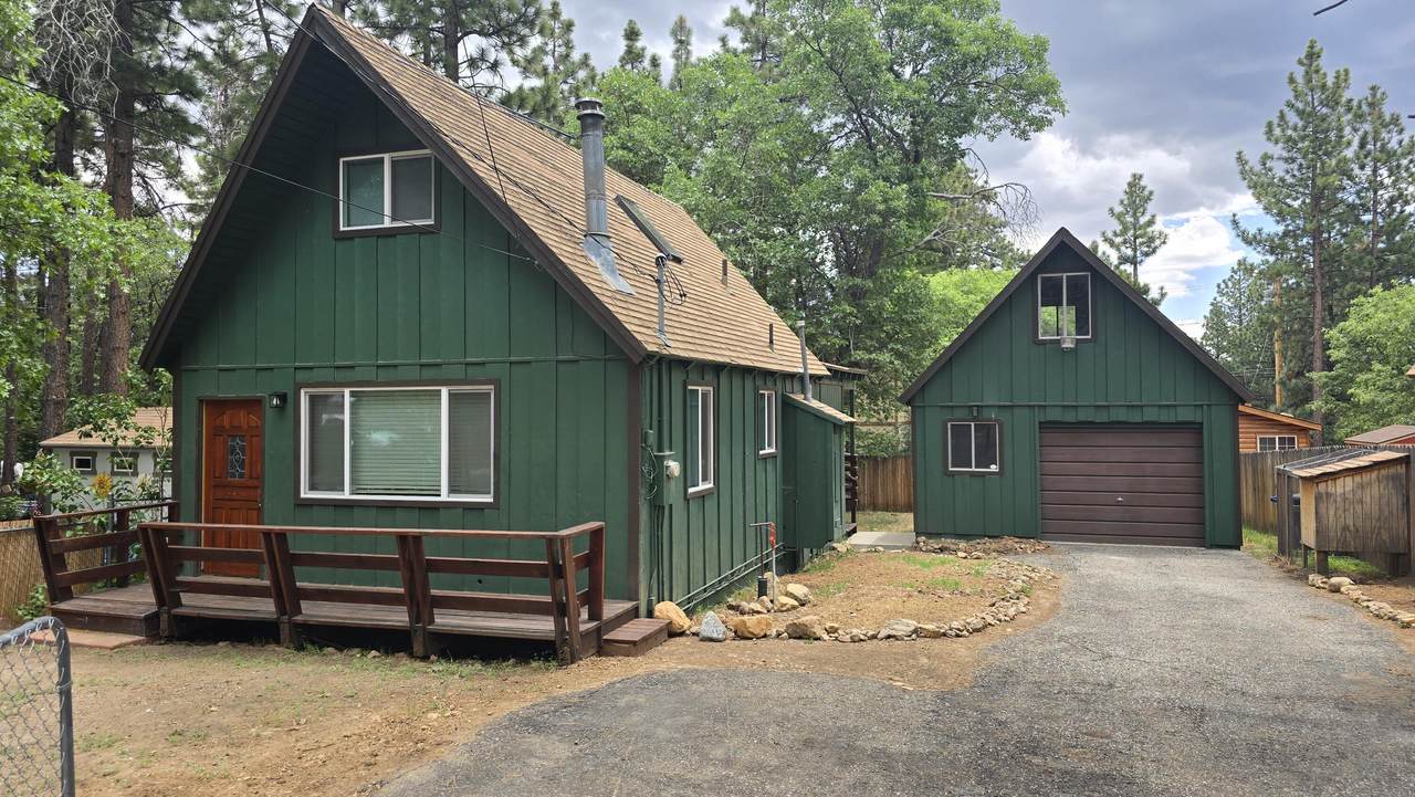 317 Spruce Lane - Photo 1