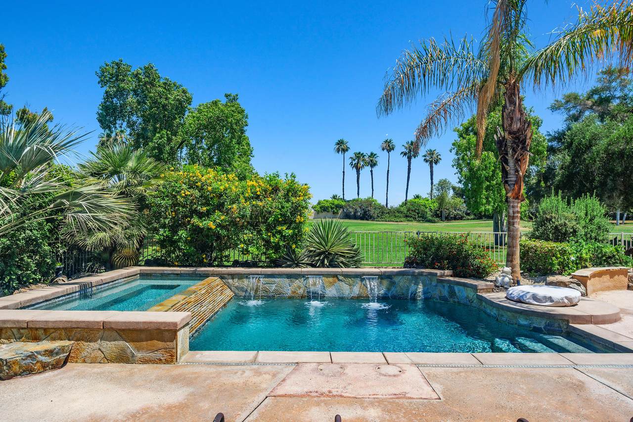 99 Kavenish Drive - Photo 1