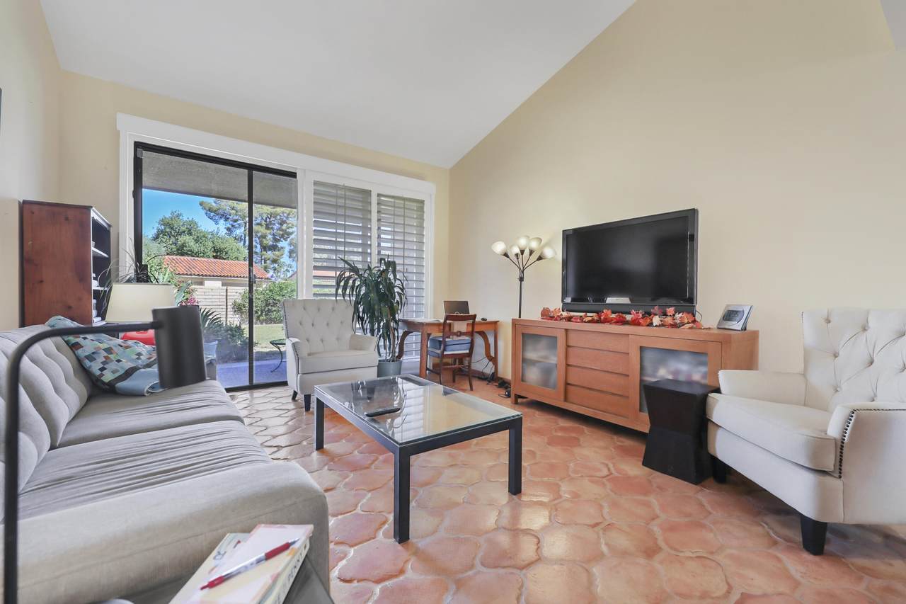 44 Malaga Drive - Photo 1