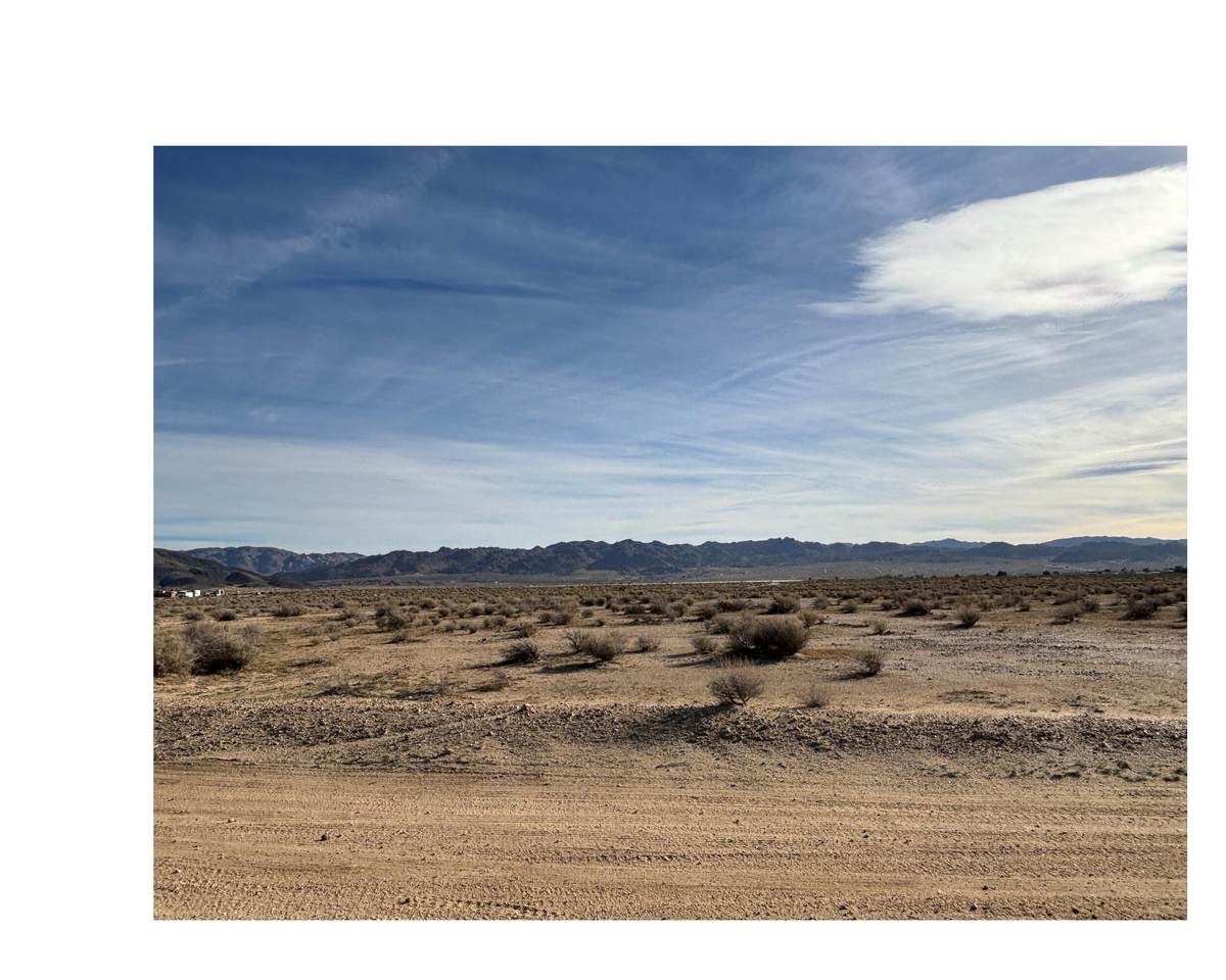 0 No Name - Photo 1