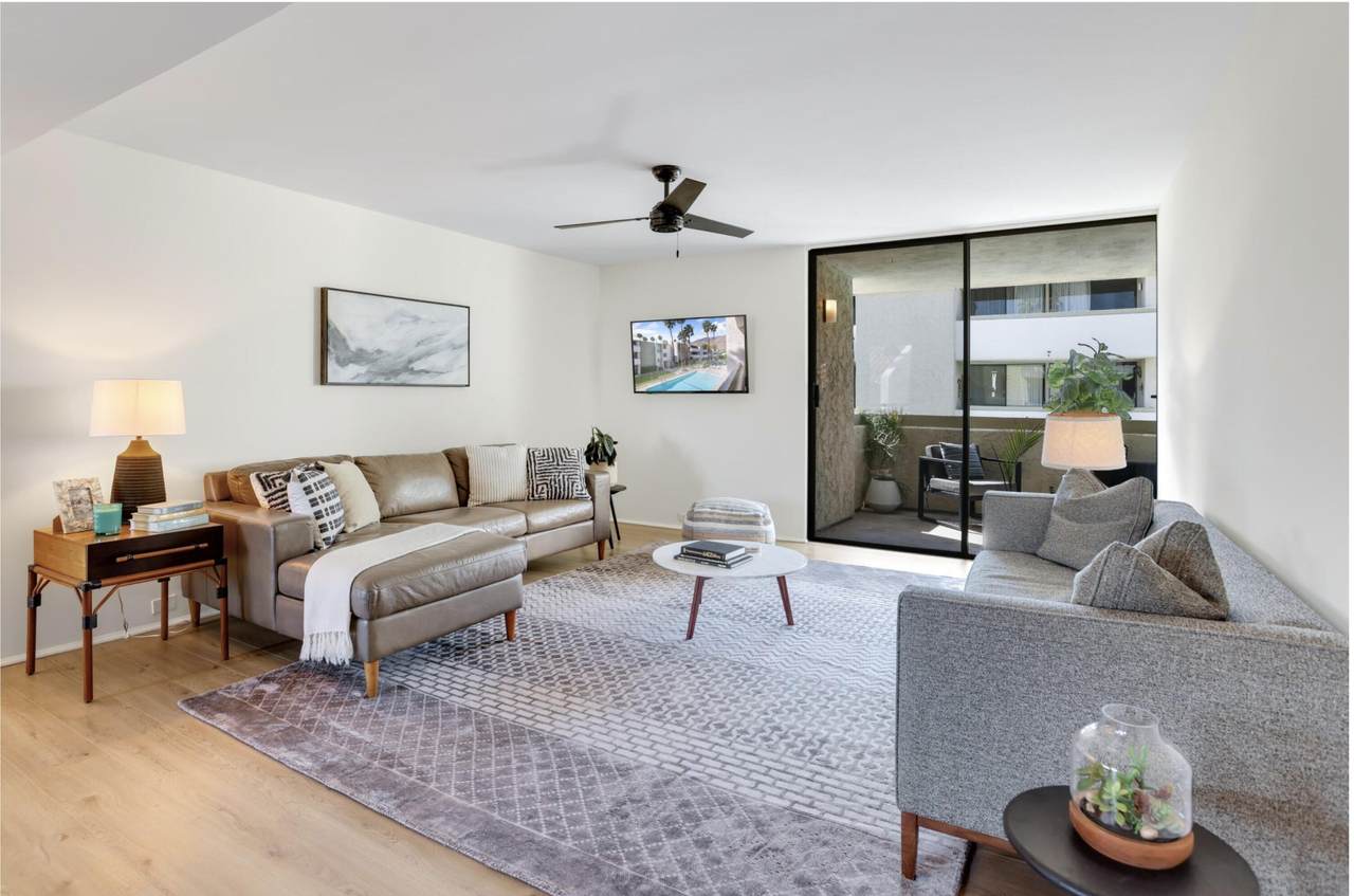 251 La Verne Way - Photo 1