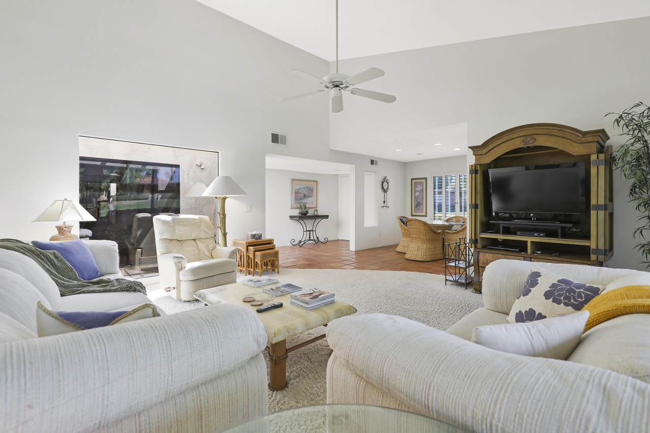 17 La Cerra Circle - Photo 1