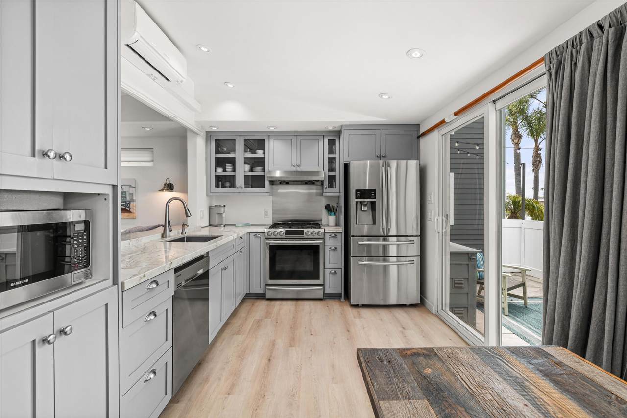 20 El Paseo Street - Photo 1